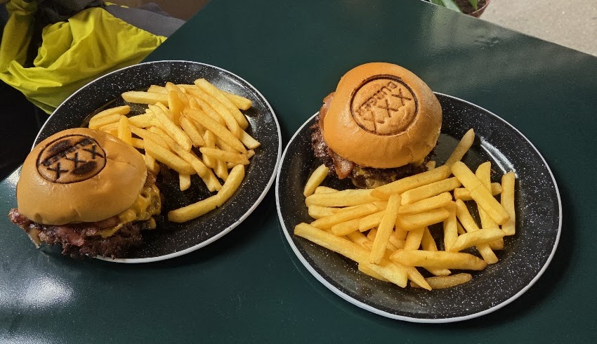 TRIPLE X BURGER