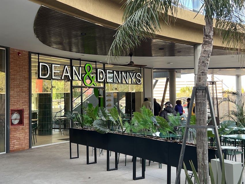 Dean & Dennys – San Juan