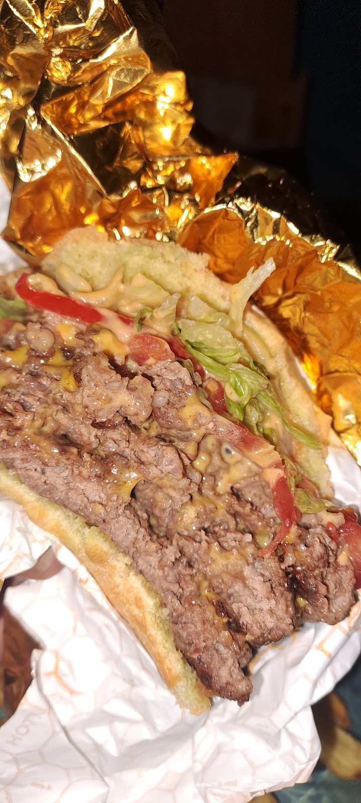 GOLDEN BURGER