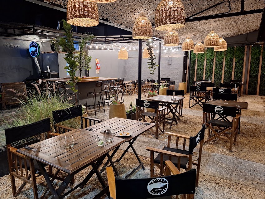 Taura Burgers & Hot Deli