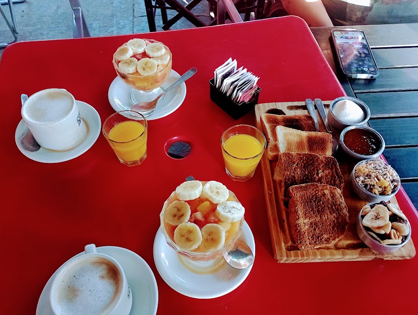 De La Plaza Pizzería