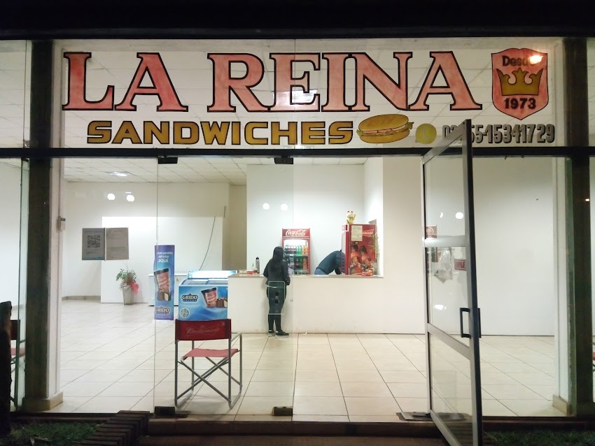 LA REINA SANDWICHES Y HAMBURGUESAS