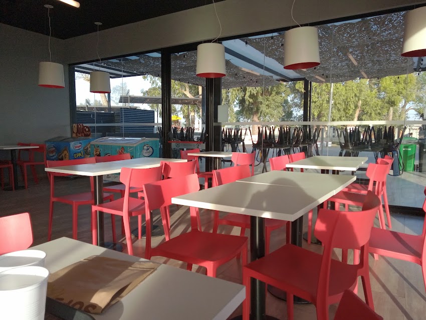Dean & Dennys – Chascomus