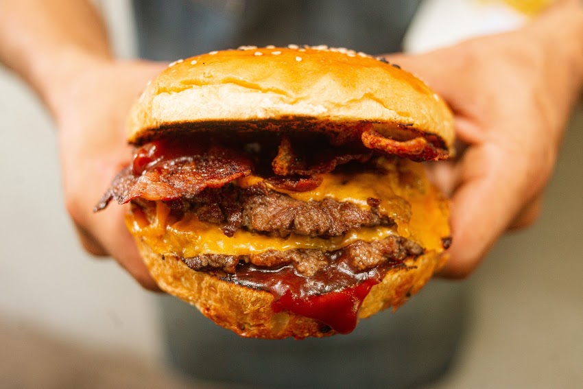 Perro Negro Burgers Huaico